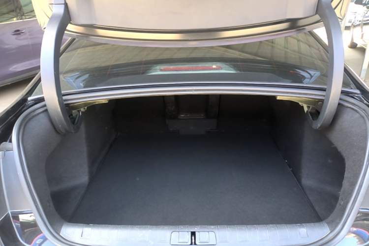 Used Citroen C6 2017 Revised Version 380THP Luxury Edition Trunk