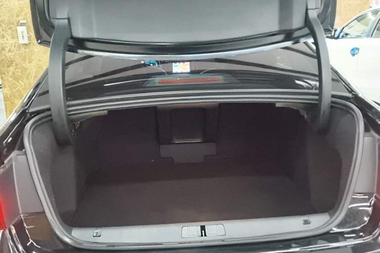 Used Citroen C6 2017 Revised Version 380THP Luxury Edition Trunk