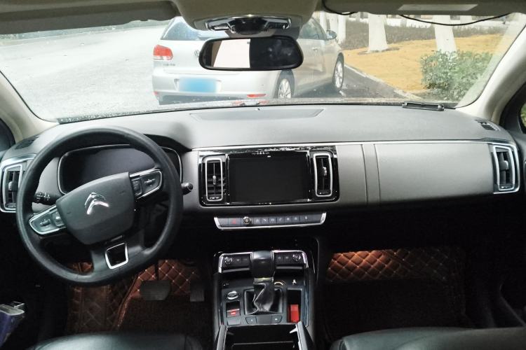 Used Citroen C6 2017 380THP Prestige Model Center Console