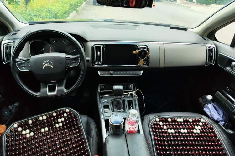 Used Citroen C6 2017 350THP Luxury Model Center Console