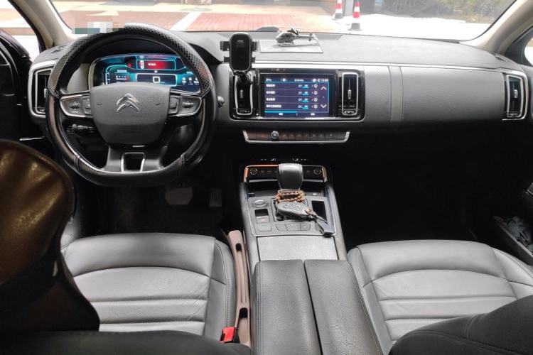 Used Citroen C6 2017 380THP Luxury Version Center Console