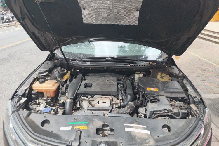 Used Citroen C6 2017 380THP Prestige Model Engine Bay