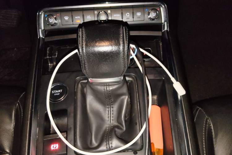 Used Citroen C6 2017 Revised Version 380THP Luxury Edition Gear Lever