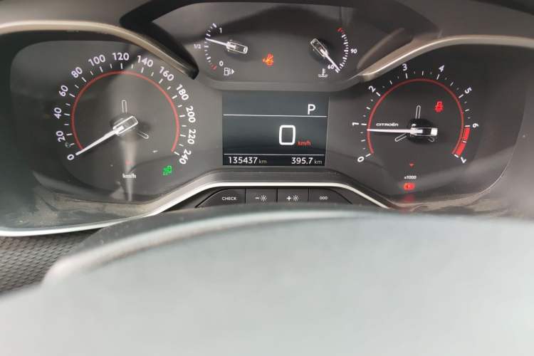 Used Citroen C6 2017 350THP Luxury Model Odometer Close Up