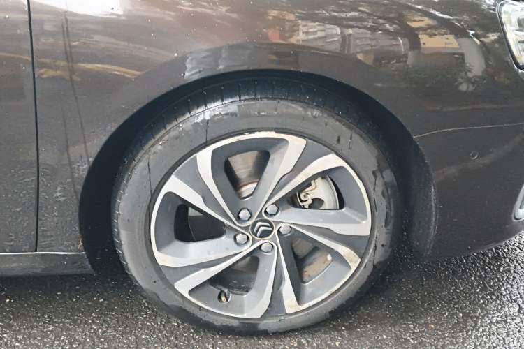 Used Citroen C6 2017 380THP Prestige Model Right Front Wheel Hub