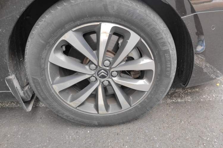 Used Citroen C6 2017 380THP Luxury Version Right Front Wheel Hub