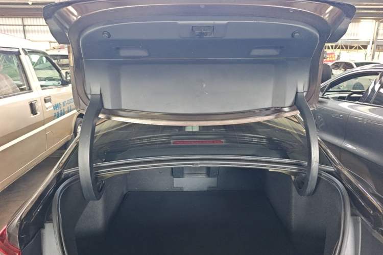Used Citroen C6 2017 Revised Version 380THP Luxury Edition Trunk