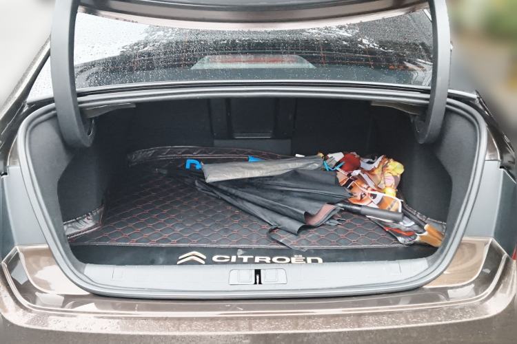 Used Citroen C6 2017 380THP Prestige Model Trunk
