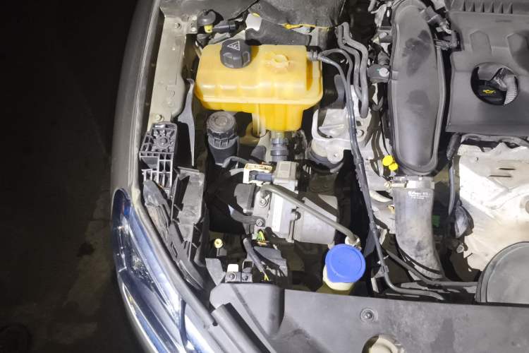 Used Citroen C6 2017 Revised Version 380THP Luxury Edition Engine Bay Right
