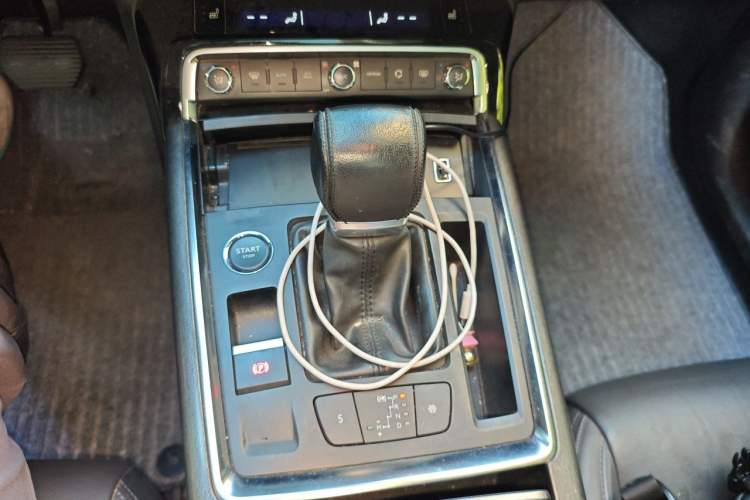Used Citroen C6 2017 Revised Version 380THP Luxury Edition Gear Lever
