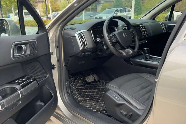 Used Citroen C6 2017 Revised Version 380THP Luxury Edition Interior 2