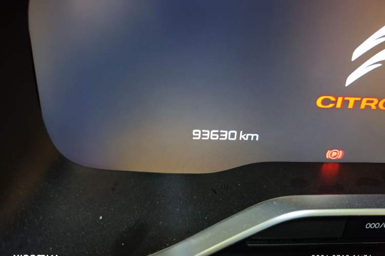 Used Citroen C6 2017 Revised Version 380THP Luxury Edition Odometer Close Up