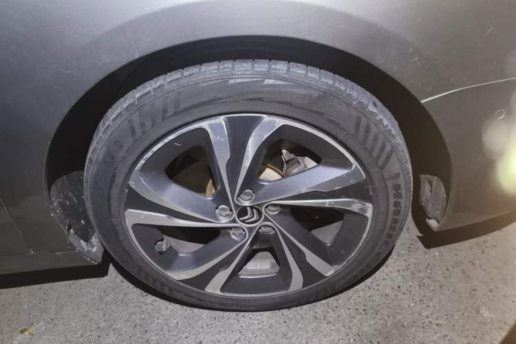 Used Citroen C6 2017 Revised Version 380THP Luxury Edition Right Front Wheel Hub