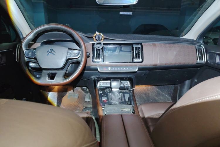 Used Citroen C6 2017 380THP Flagship Edition Center Console