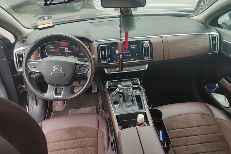 Used Citroen C6 2017 Revised Version 380THP Luxury Edition Center Console