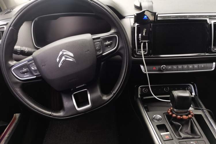 Used Citroen C6 2017 Revised Version 380THP Luxury Edition Center Console
