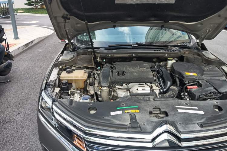 Used Citroen C6 2017 Revised Version 380THP Luxury Edition Engine Bay Right
