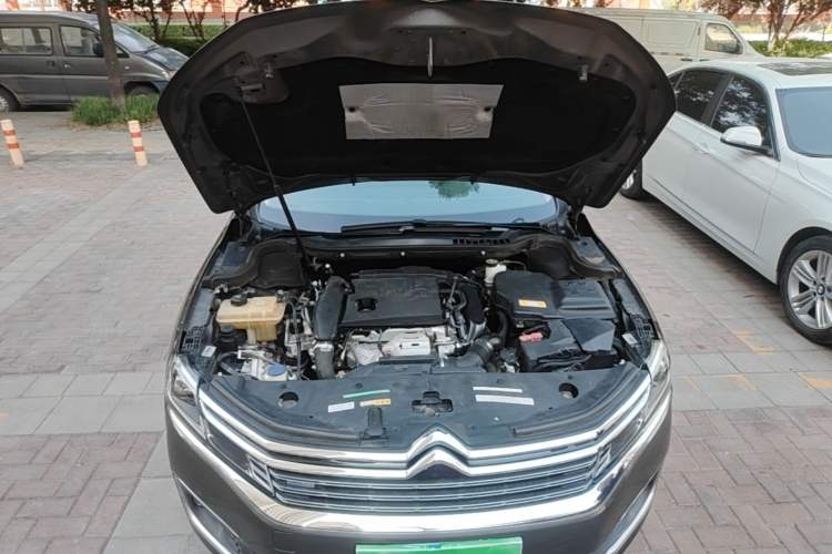 Used Citroen C6 2017 Revised Version 380THP Luxury Edition Engine Bay