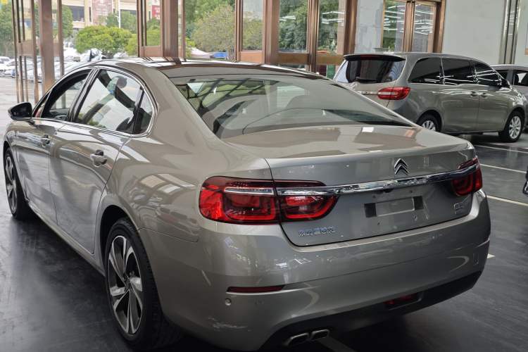 Used Citroen C6 2017 Revised Version 380THP Luxury Edition Exterior 3