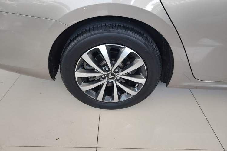 Used Citroen C6 2017 Revised Version 380THP Luxury Edition Exterior 5