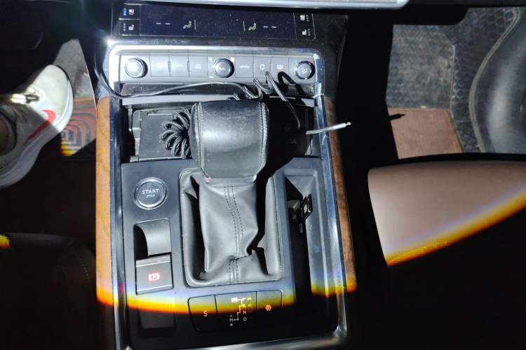 Used Citroen C6 2017 380THP Flagship Edition Gear Lever