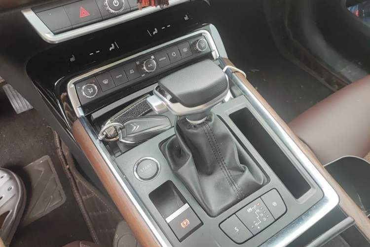 Used Citroen C6 2017 Revised Version 380THP Luxury Edition Gear Lever