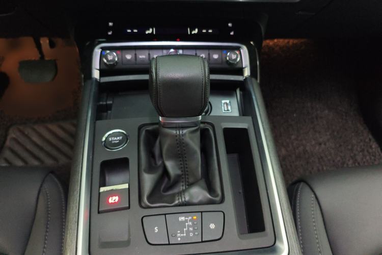 Used Citroen C6 2017 Revised Version 380THP Luxury Edition Gear Lever