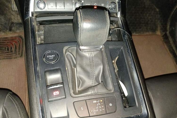 Used Citroen C6 2017 380THP Luxury Version Gear Lever