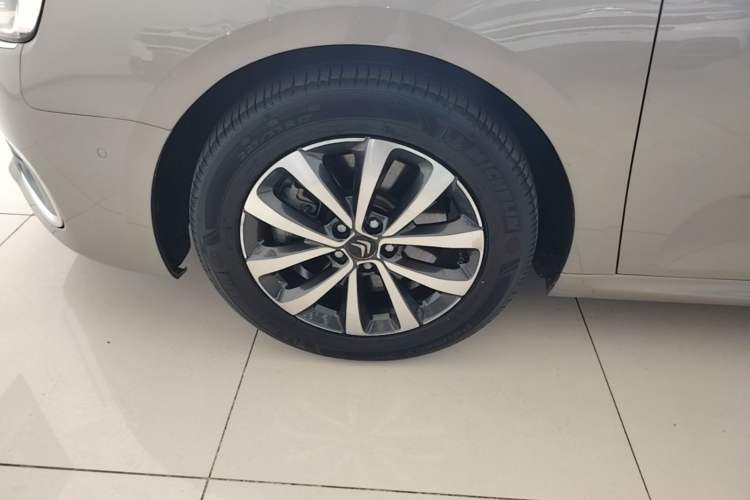 Used Citroen C6 2017 Revised Version 380THP Luxury Edition Left Front Wheel Hub