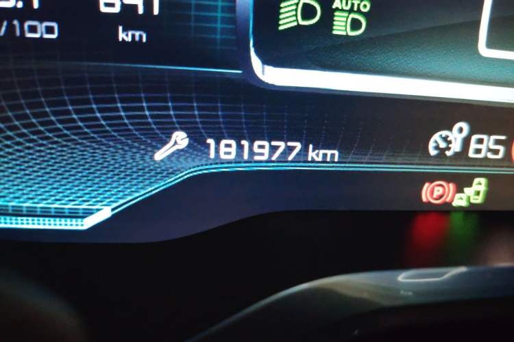 Used Citroen C6 2017 380THP Flagship Edition Odometer Close Up