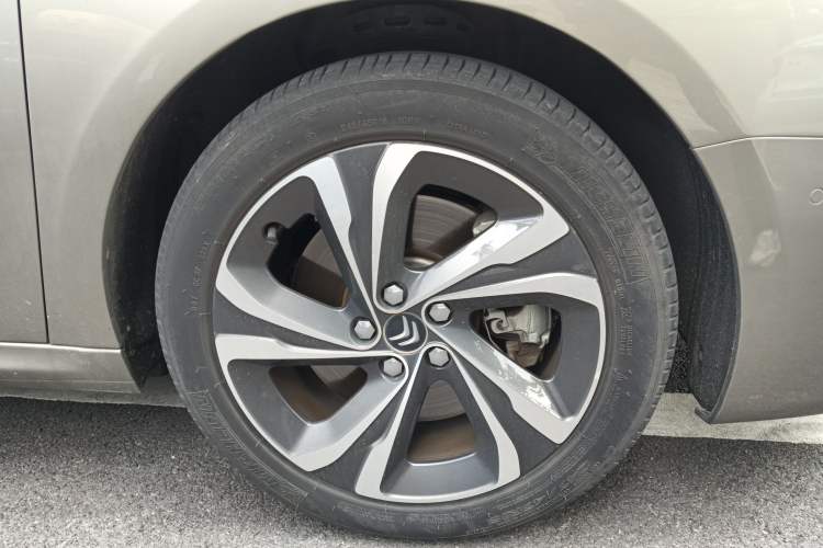Used Citroen C6 2017 Revised Version 380THP Luxury Edition Right Front Wheel Hub