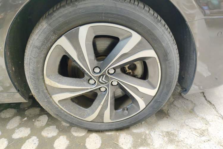 Used Citroen C6 2017 380THP Prestige Model Right Front Wheel Hub