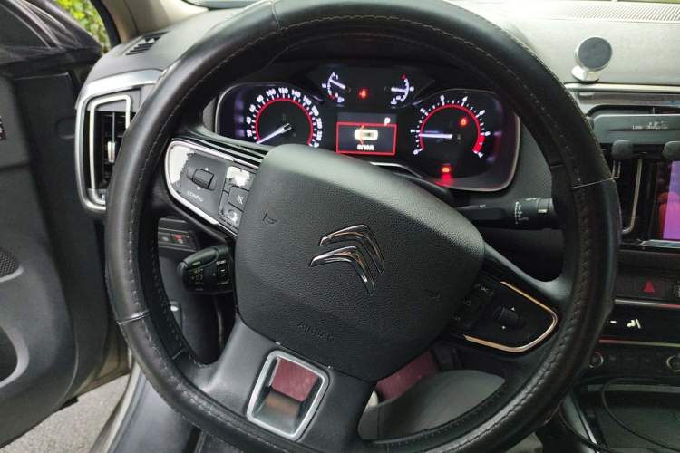 Used Citroen C6 2017 Revised 350THP Luxury Version Steering Wheel