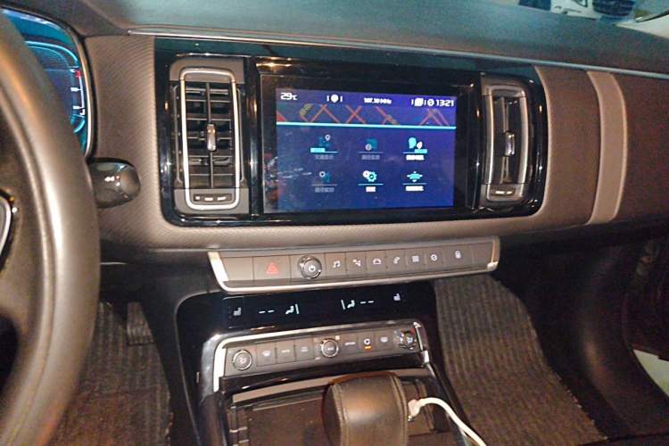 Used Citroen C6 2017 380THP Flagship Edition Audio And AC Panel