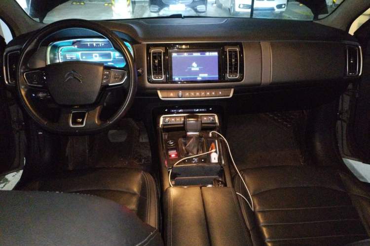 Used Citroen C6 2017 Revised Version 380THP Luxury Edition Center Console