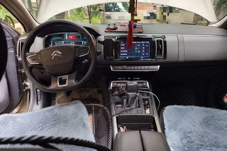 Used Citroen C6 2017 Revised Version 380THP Luxury Edition Center Console