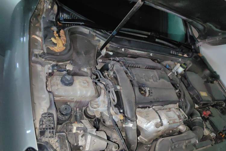 Used Citroen C6 2017 Revised Version 380THP Luxury Edition Engine Bay Right