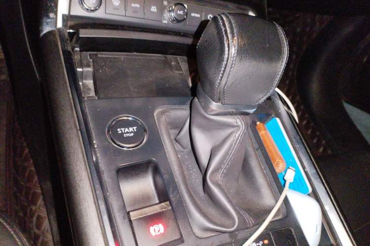Used Citroen C6 2017 Revised Version 380THP Luxury Edition Gear Lever