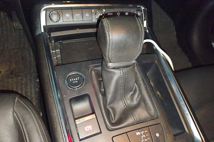 Used Citroen C6 2017 380THP Flagship Edition Gear Lever