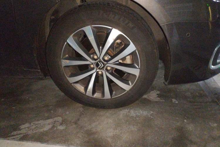 Used Citroen C6 2017 Revised Version 380THP Luxury Edition Right Front Wheel Hub