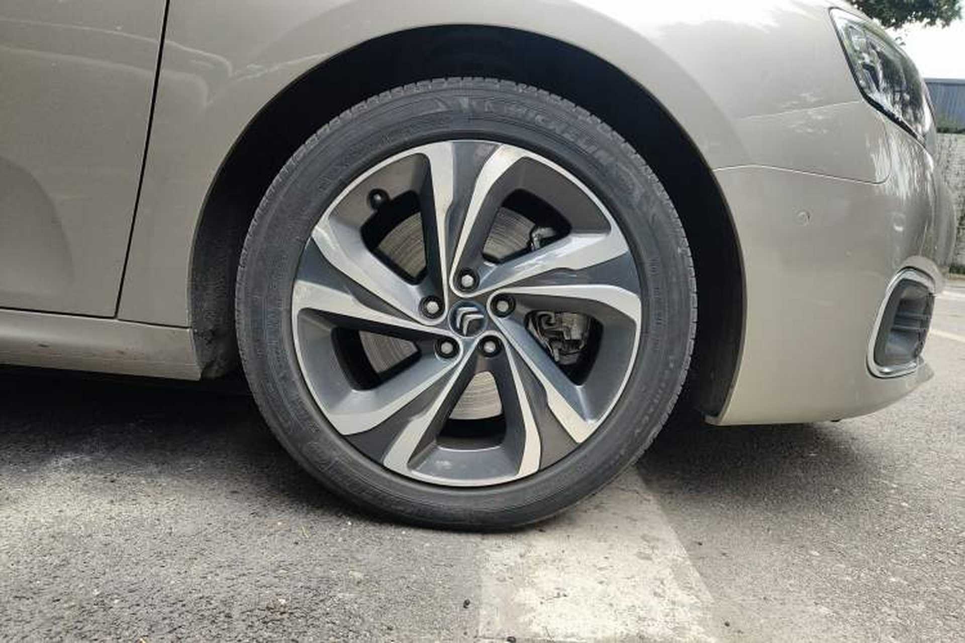 Used Citroen C6 2017 Revised Version 380THP Luxury Edition Right Front Wheel Hub