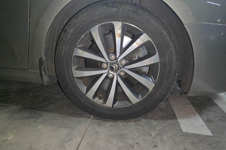 Used Citroen C6 2017 Revised Version 380THP Luxury Edition Right Front Wheel Hub