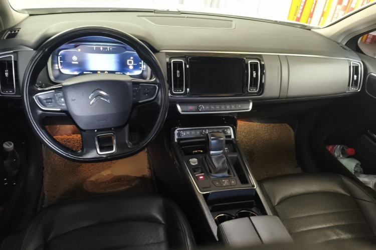 Used Citroen C6 2017 380THP Prestige Model Center Console