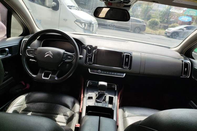Used Citroen C6 2017 Revised Version 380THP Luxury Edition Center Console