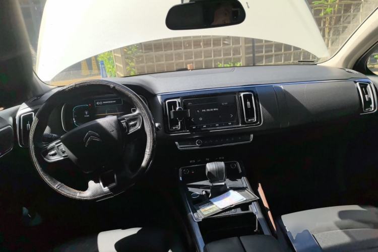 Used Citroen C6 2017 380THP Prestige Model Center Console