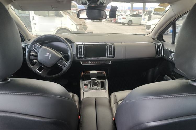 Used Citroen C6 2017 380THP Luxury Version Center Console