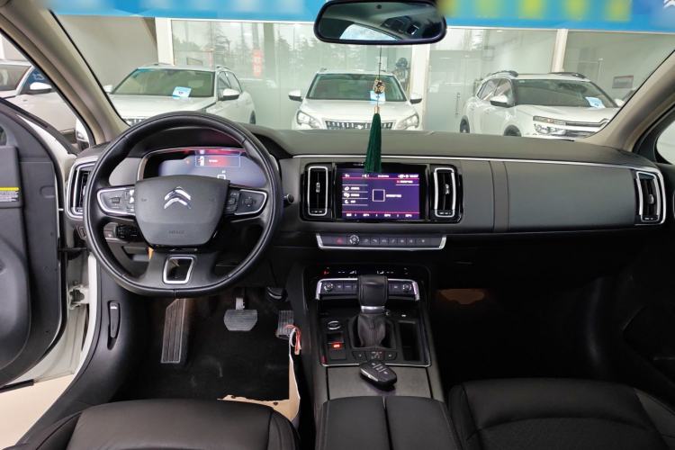 Used Citroen C6 2017 380THP Prestige Model Center Console