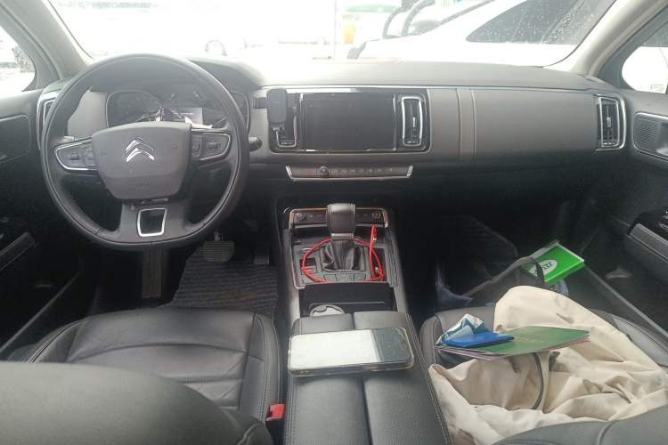 Used Citroen C6 2017 350THP Luxury Model Center Console