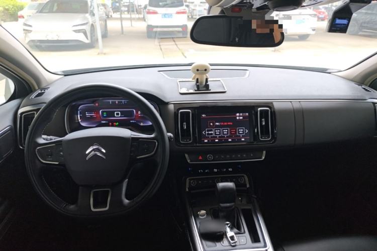 Used Citroen C6 2017 380THP Prestige Model Center Console