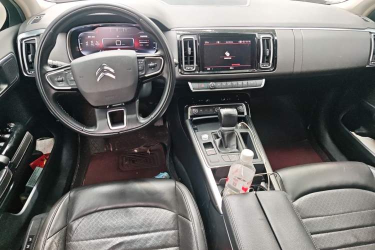 Used Citroen C6 2017 380THP Prestige Model Center Console